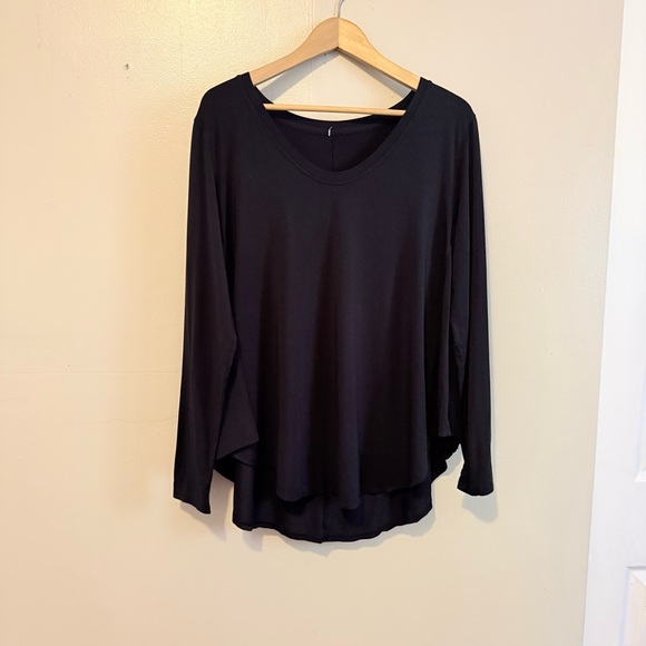 lululemon athletica Tops - lululemon athletica Black Long Sleeve Top